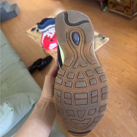 Used a few times, condition as pictured.Size 7 - Picture 12 of 12